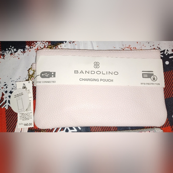 Bandolino Charging Wristlet - light pink only - Picture 4 of 8